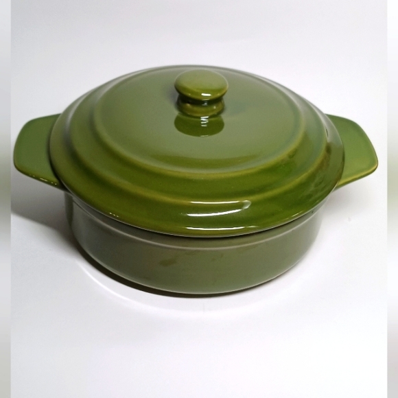 Olive Green Pottery Round Covered Casserole Baking Dish - Picture 1 of 5